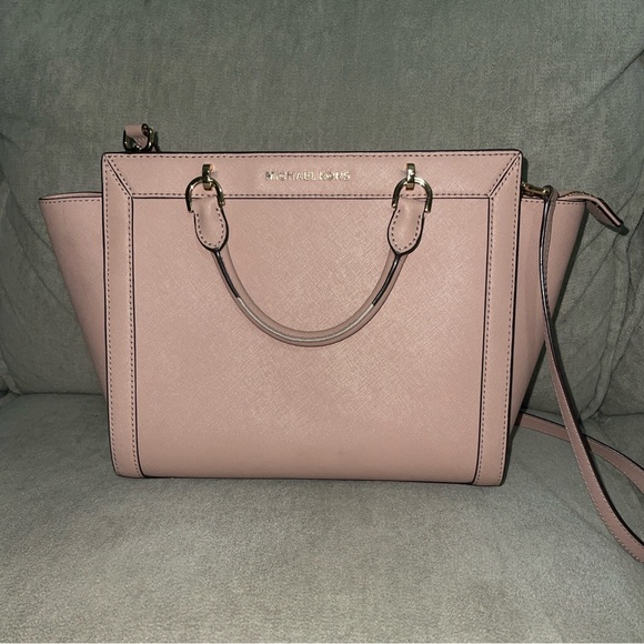 Michael kors powder blush pink purse - Picture 3 of 7